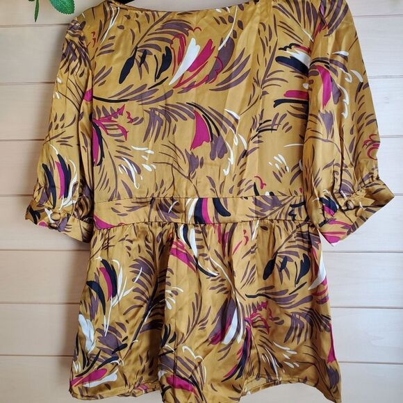 VERTIGO PARIS 100% Silk Printed Blouse - Picture 7 of 10